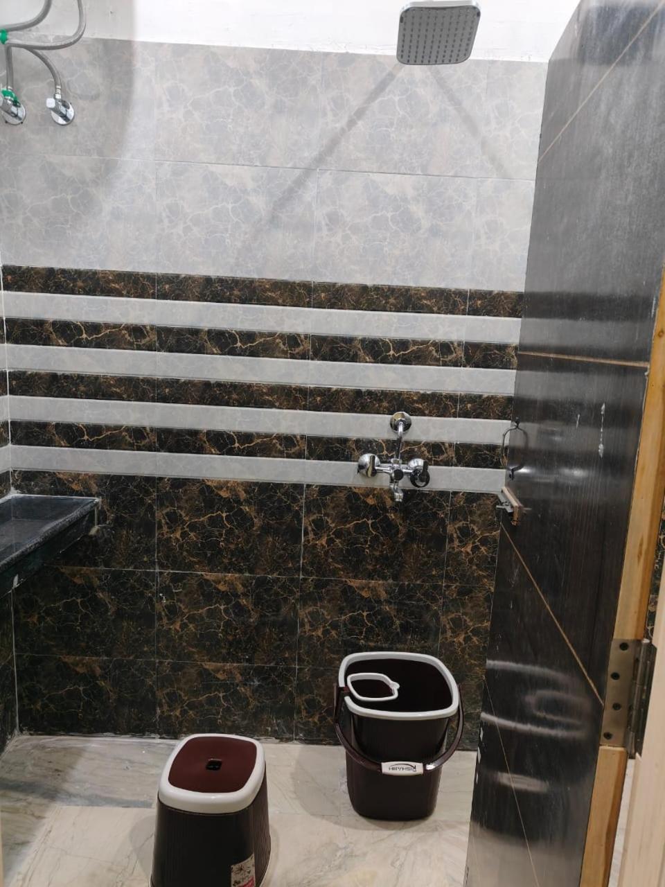 Sky Inn Paying Guest House バラナシ エクステリア 写真