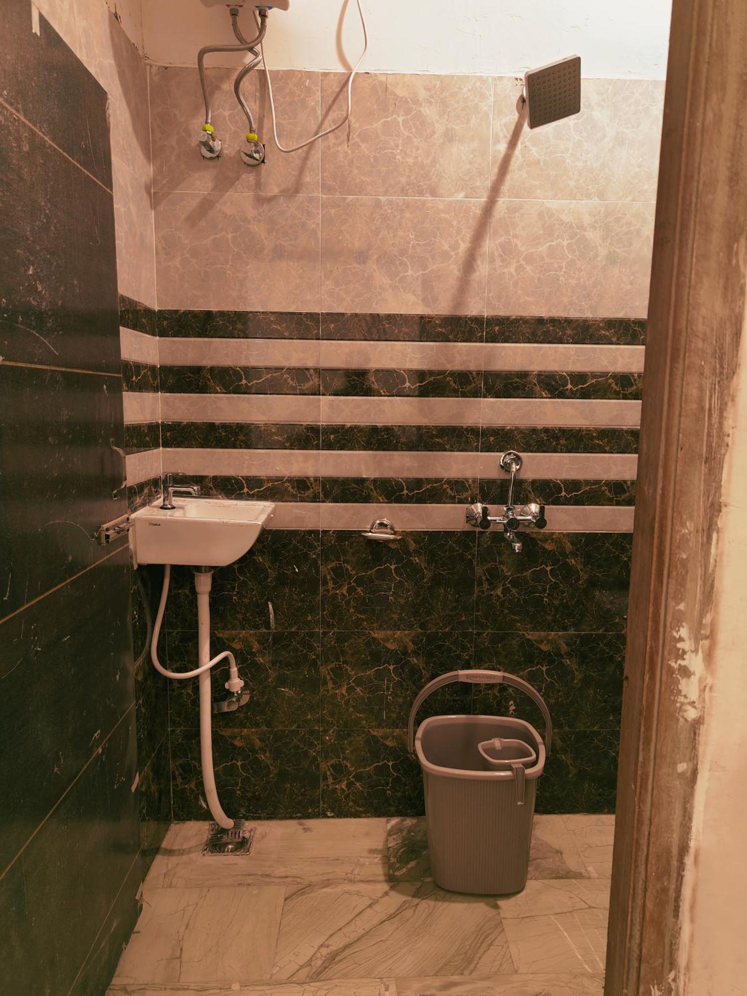 Sky Inn Paying Guest House バラナシ エクステリア 写真